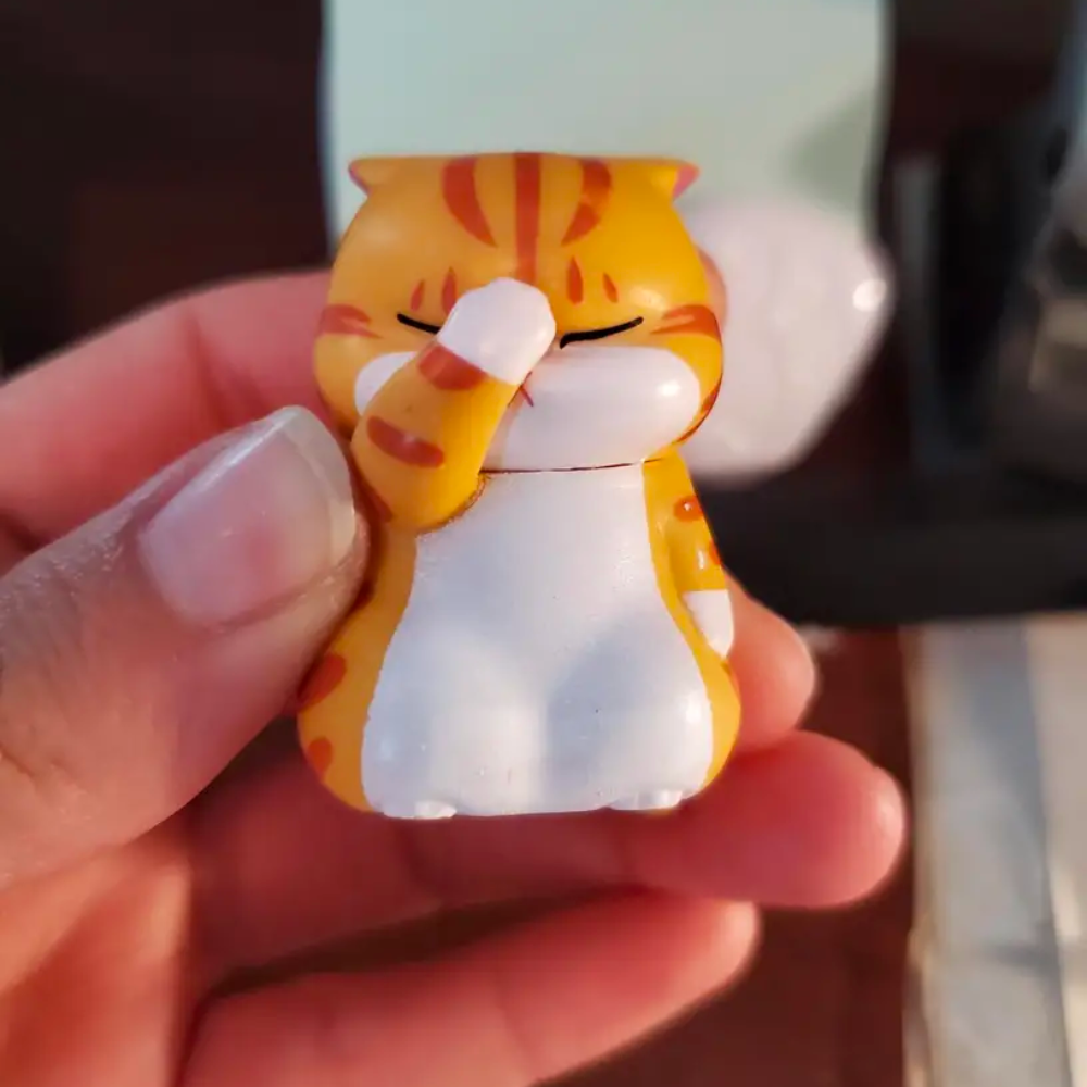 Cat Face Palm Figurine