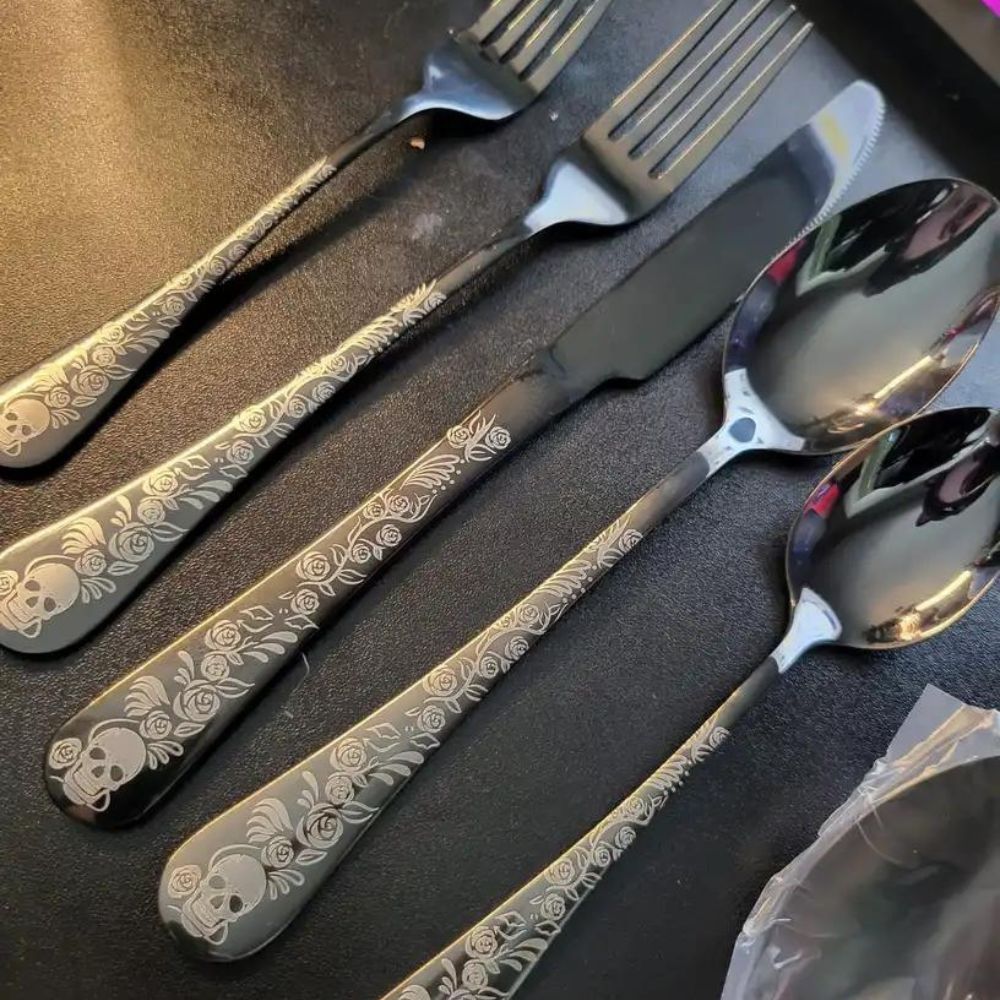 Gothic Skeleton Utensils Set (4 Sets)