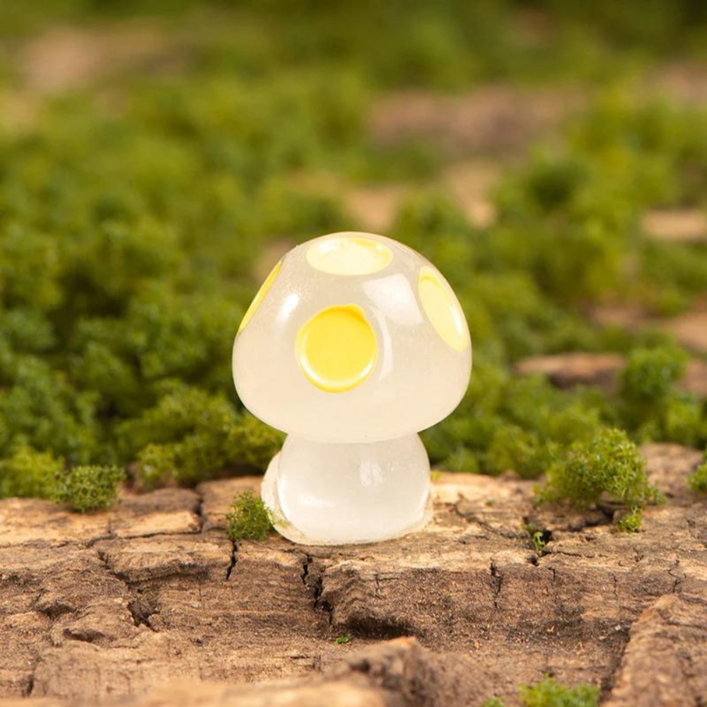 Glowing Mushroom Decor (8 pcs)