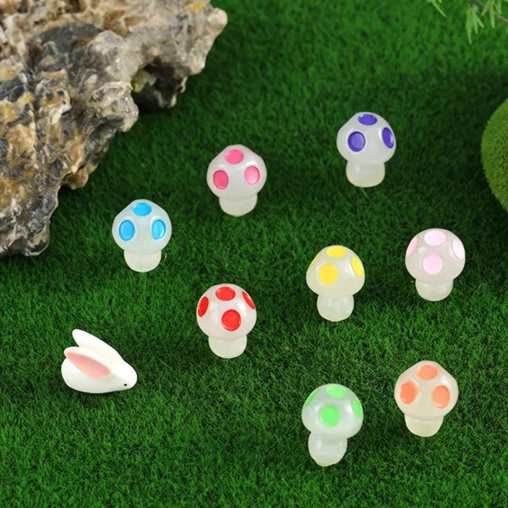 Glowing Mushroom Decor (8 pcs)